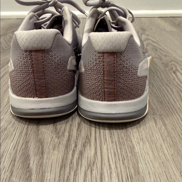 Nike Metcon 4 Women's Athletic training Shoes in Gray and Pink - Picture 5 of 10